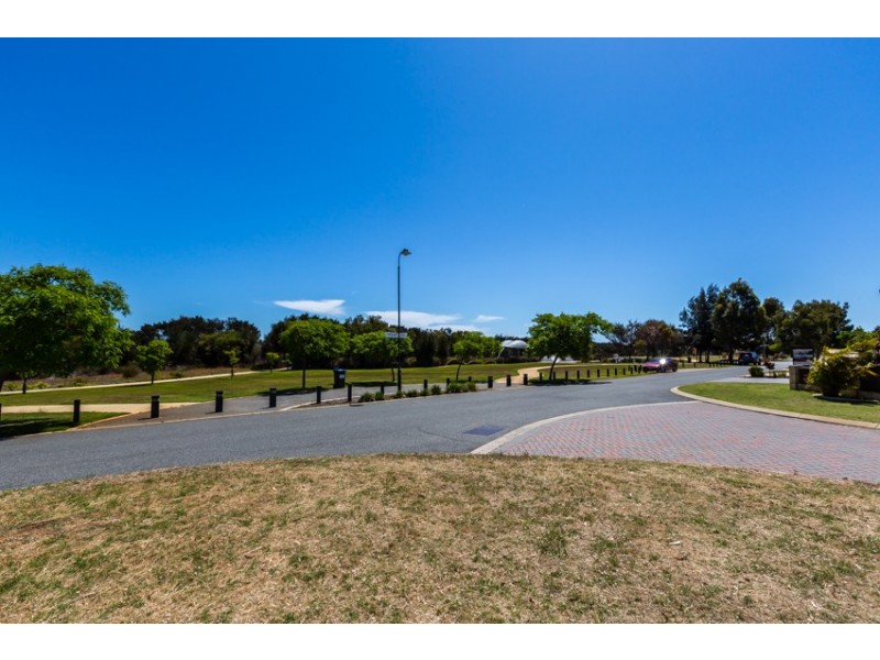 71 Darwin Terrace, Dudley Park WA 6210