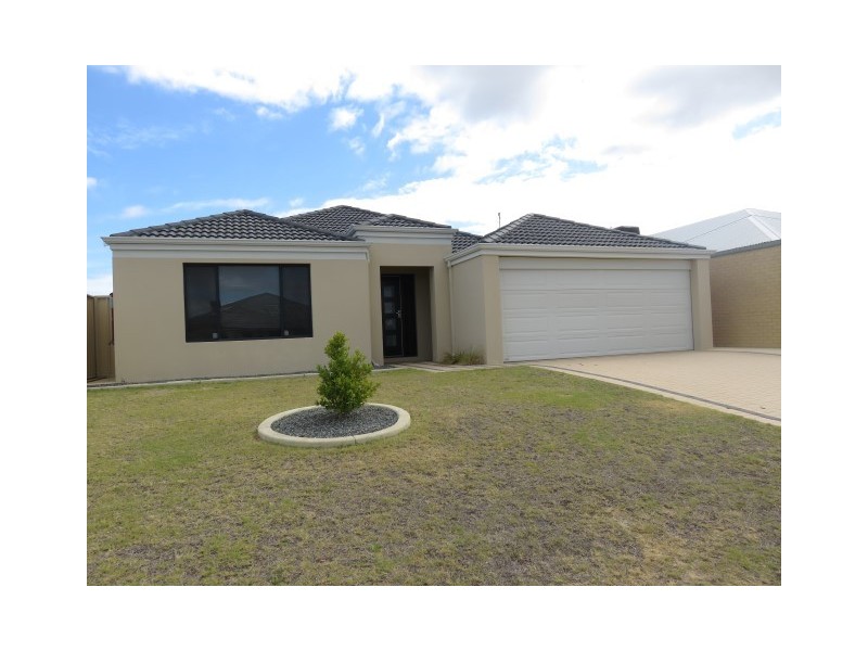 38 Lismore Ridge, Lakelands WA 6180