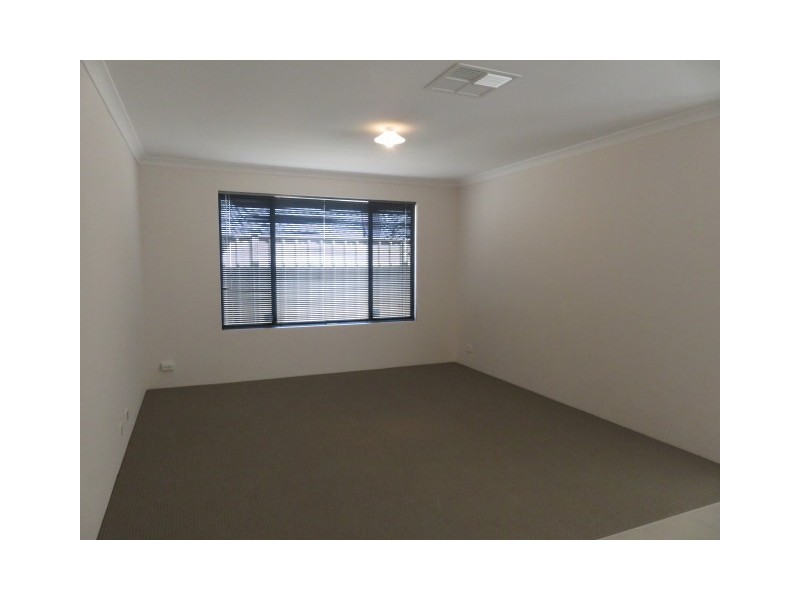 38 Lismore Ridge, Lakelands WA 6180