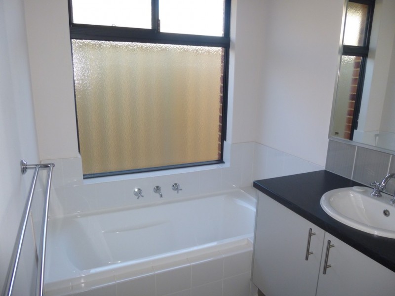 38 Lismore Ridge, Lakelands WA 6180