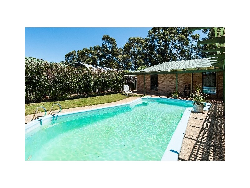 6 Fairfield Way, Halls Head WA 6210