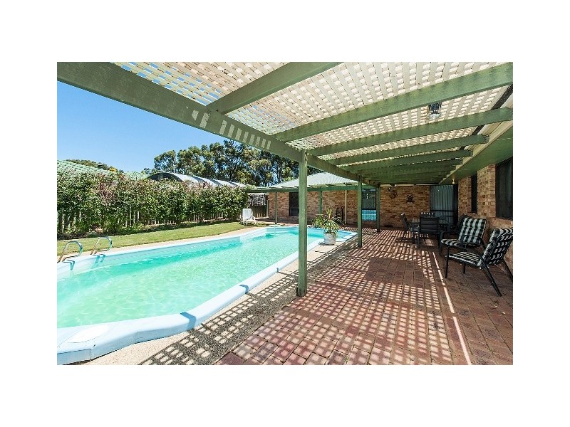 6 Fairfield Way, Halls Head WA 6210
