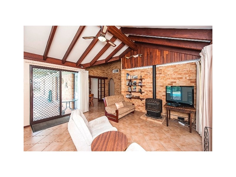 6 Fairfield Way, Halls Head WA 6210