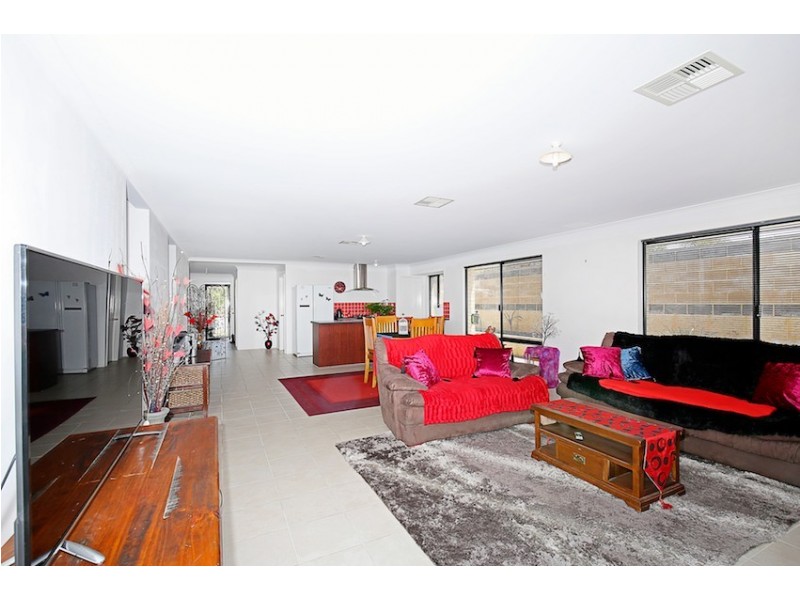 36 Arpenteur Turn, Madora Bay WA 6210
