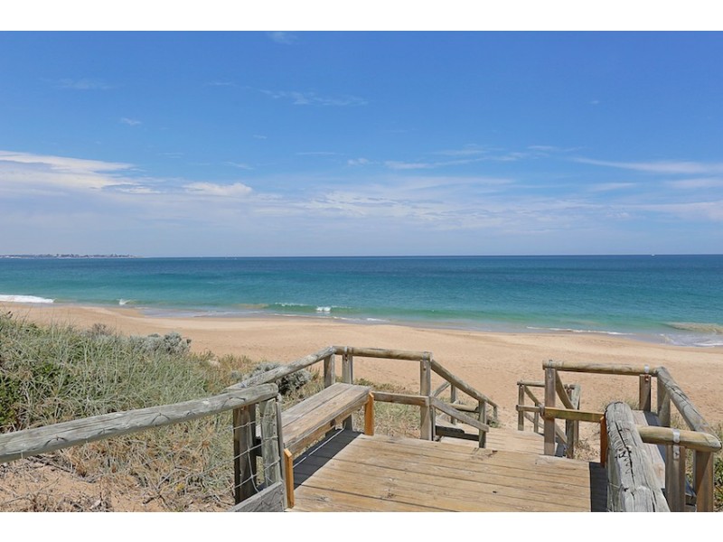 36 Arpenteur Turn, Madora Bay WA 6210
