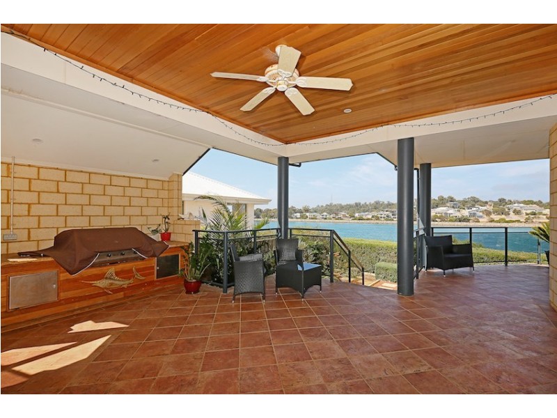 18 Spoonbill Retreat, Wannanup WA 6210