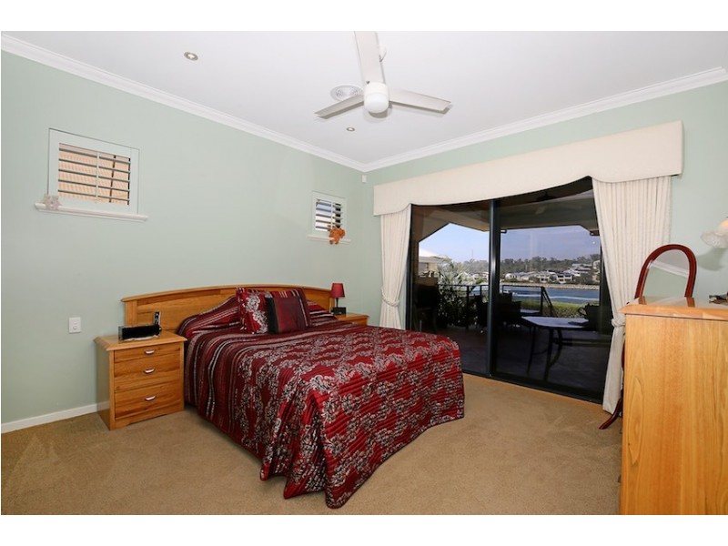 18 Spoonbill Retreat, Wannanup WA 6210