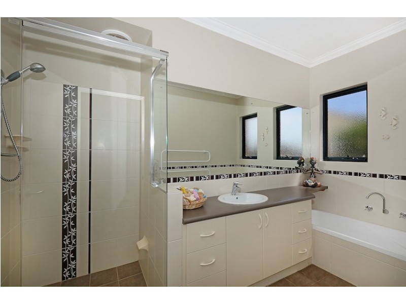 18 Spoonbill Retreat, Wannanup WA 6210