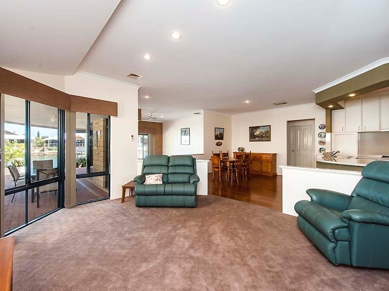 32 Darwin Terrace, Dudley Park WA 6210