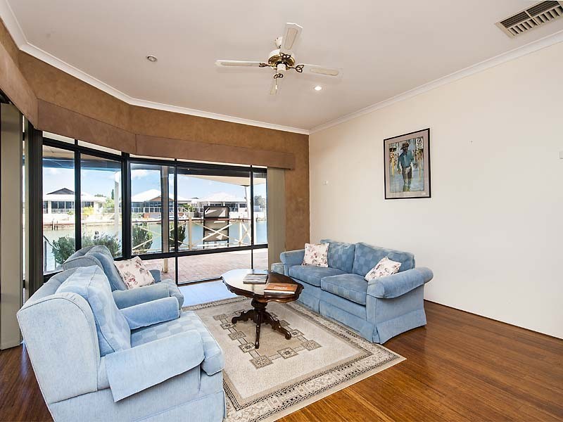 32 Darwin Terrace, Dudley Park WA 6210