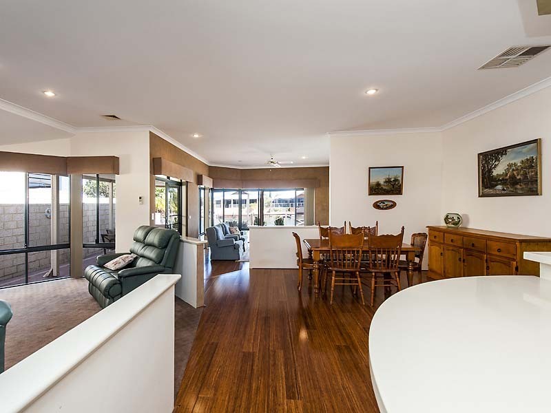 32 Darwin Terrace, Dudley Park WA 6210