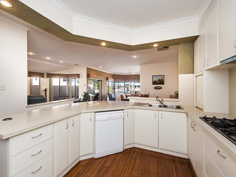 32 Darwin Terrace, Dudley Park WA 6210