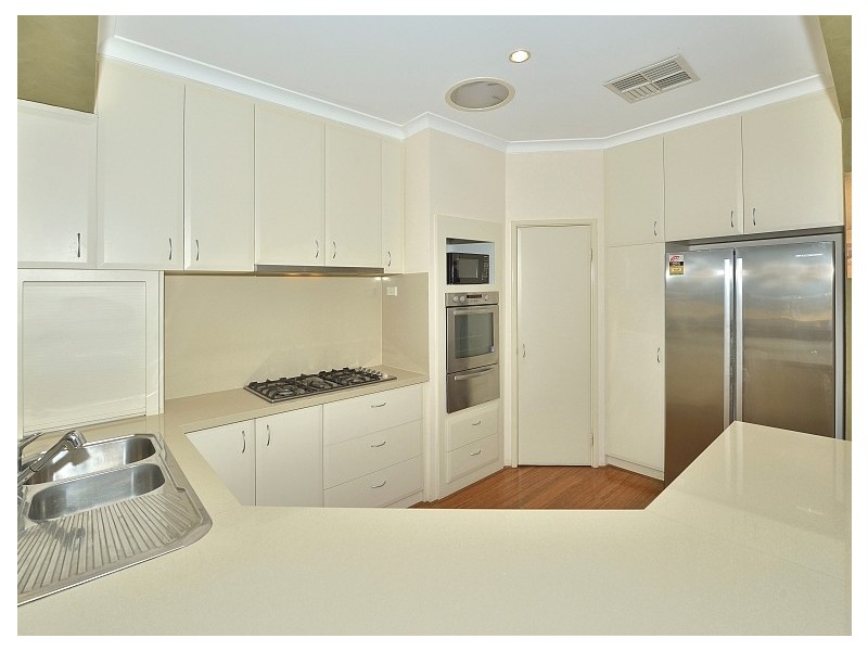 32 Darwin Terrace, Dudley Park WA 6210