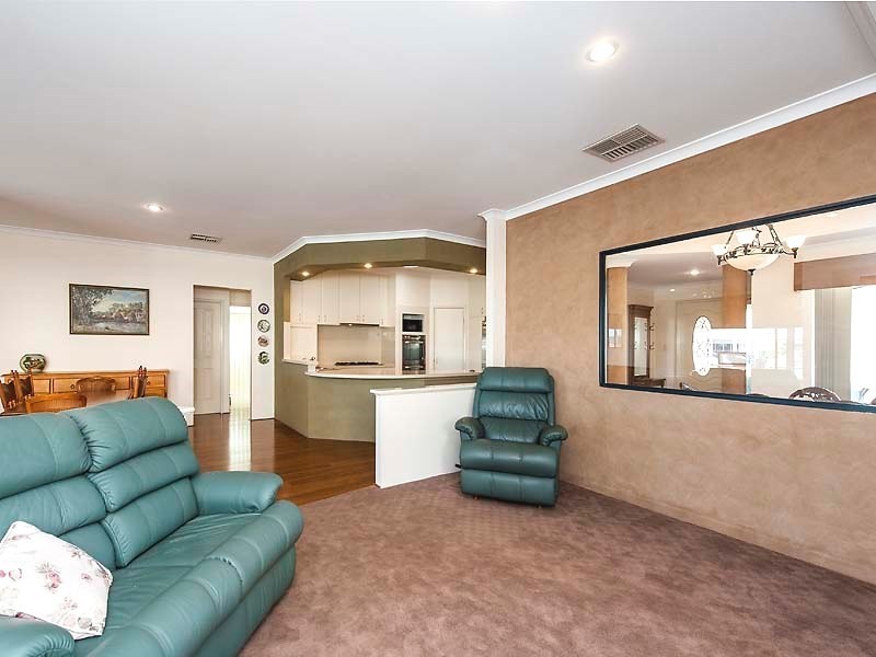 32 Darwin Terrace, Dudley Park WA 6210