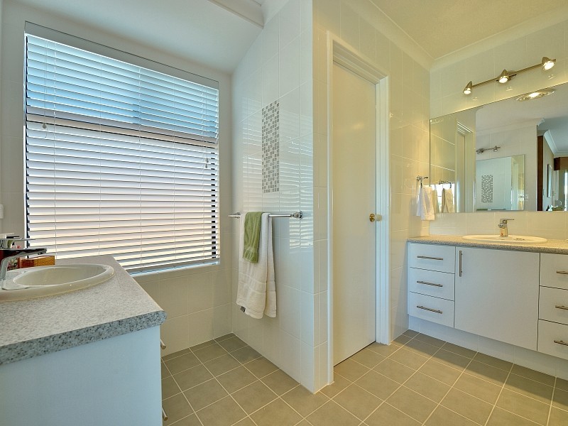 32 Darwin Terrace, Dudley Park WA 6210