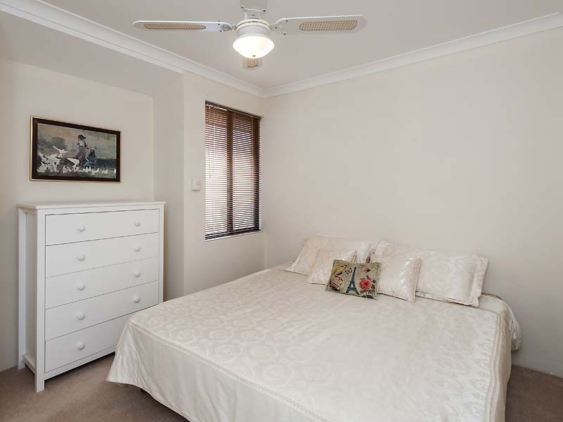 32 Darwin Terrace, Dudley Park WA 6210