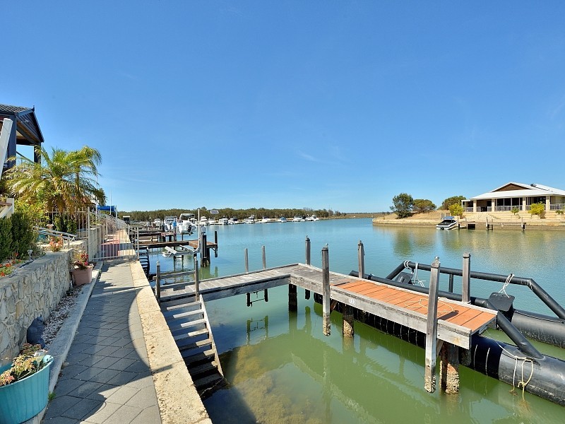 32 Darwin Terrace, Dudley Park WA 6210