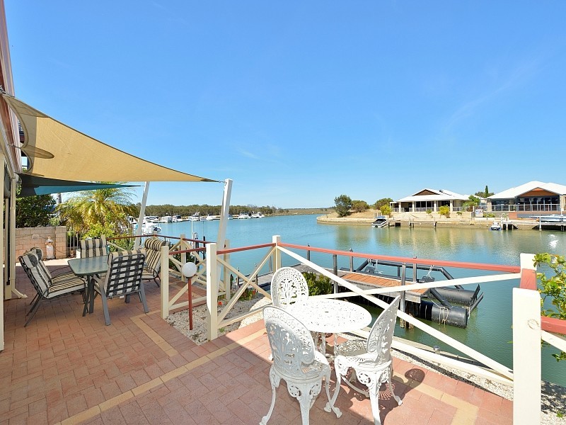 32 Darwin Terrace, Dudley Park WA 6210