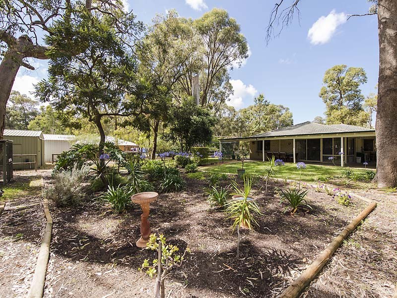 3 Bardoc Way, Greenfields WA 6210