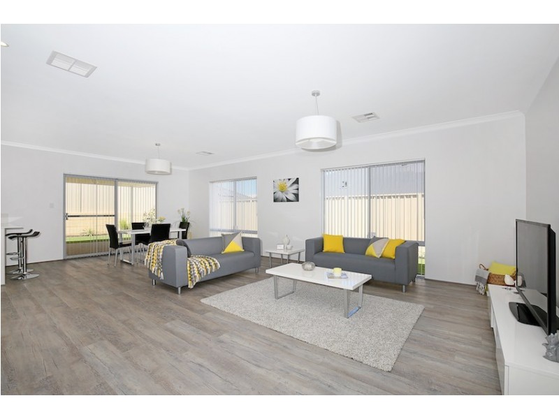 41 Broadmoor Loop, Meadow Springs WA 6210