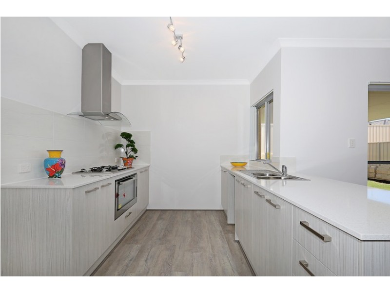 41 Broadmoor Loop, Meadow Springs WA 6210