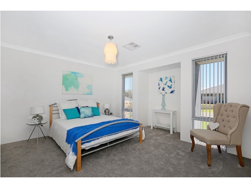 41 Broadmoor Loop, Meadow Springs WA 6210