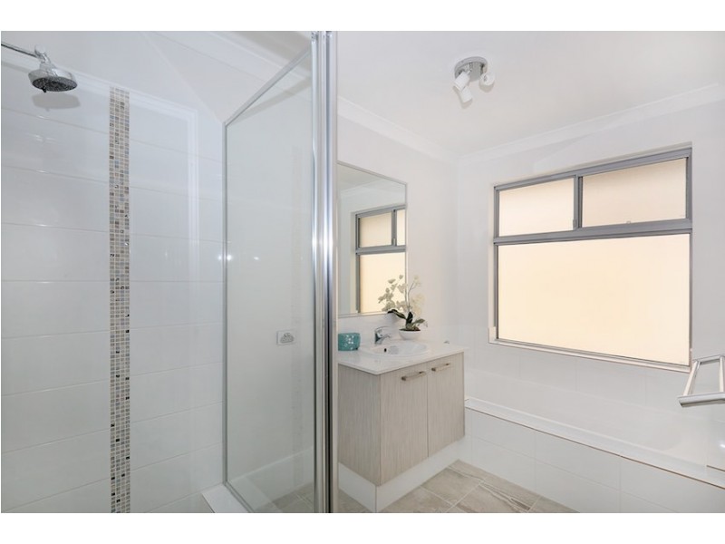 41 Broadmoor Loop, Meadow Springs WA 6210