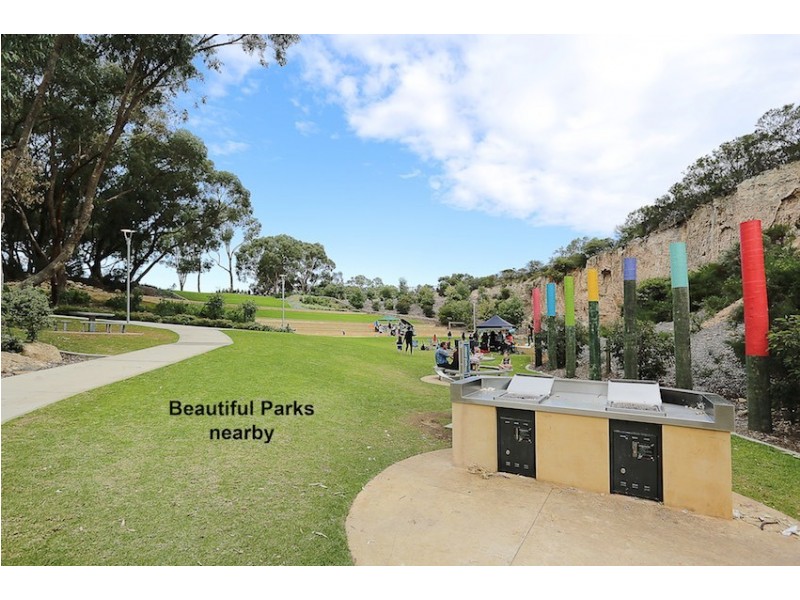 41 Broadmoor Loop, Meadow Springs WA 6210