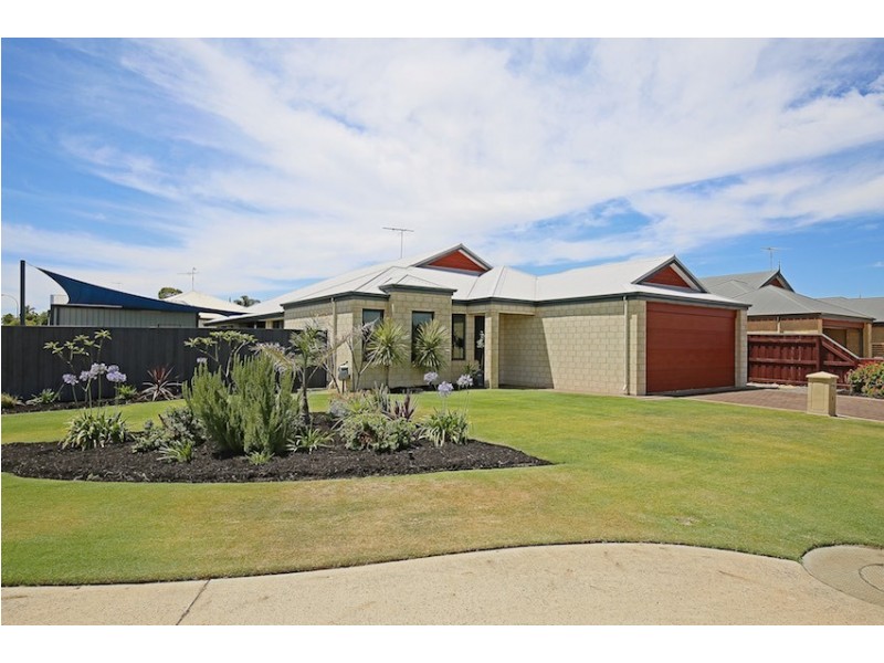 129 Peelwood Parade, Halls Head WA 6210