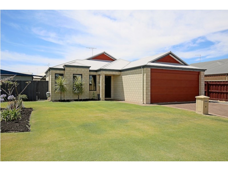 129 Peelwood Parade, Halls Head WA 6210