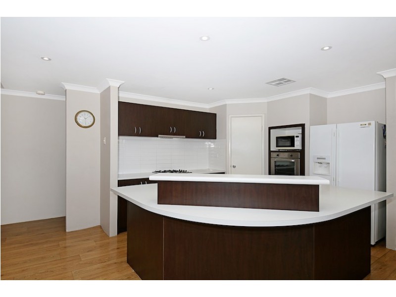 129 Peelwood Parade, Halls Head WA 6210