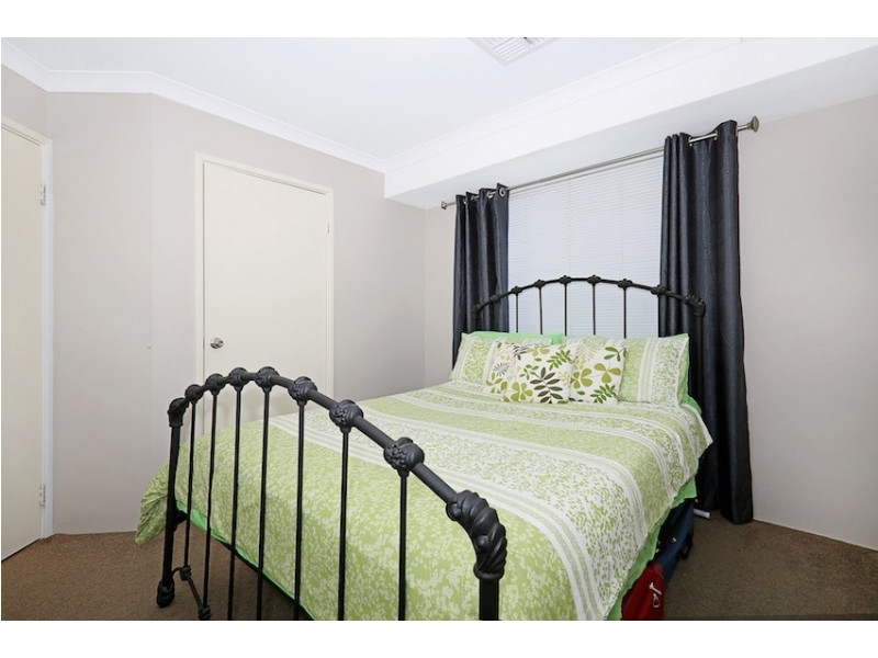 129 Peelwood Parade, Halls Head WA 6210