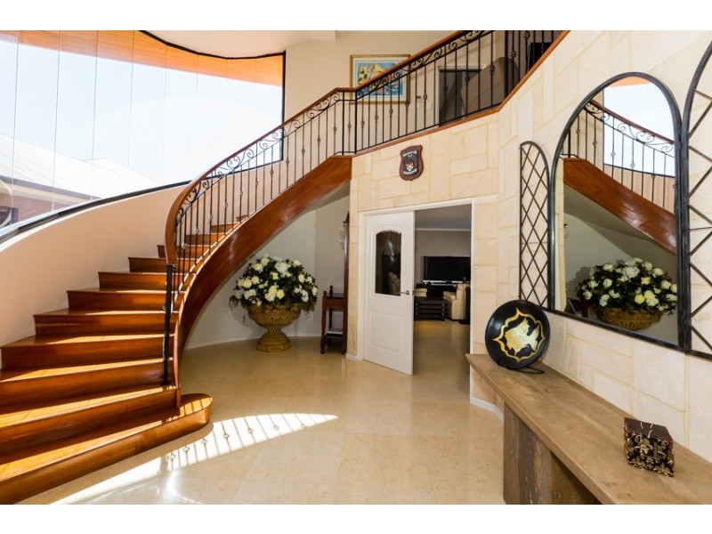 18 Fistina Ramble, Halls Head WA 6210