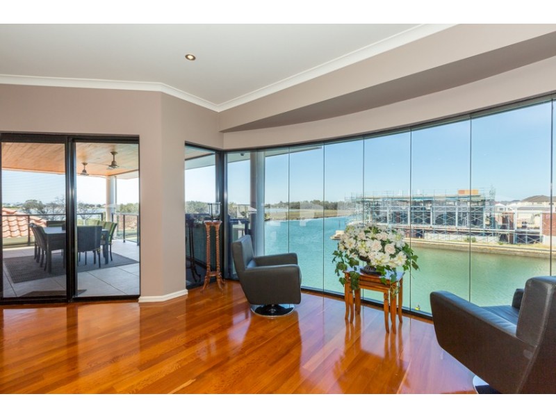 18 Fistina Ramble, Halls Head WA 6210