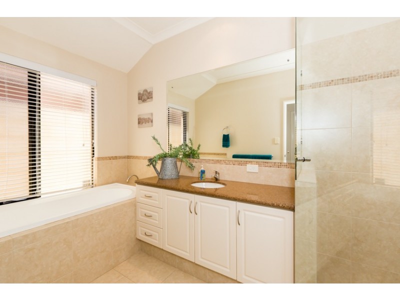 18 Fistina Ramble, Halls Head WA 6210