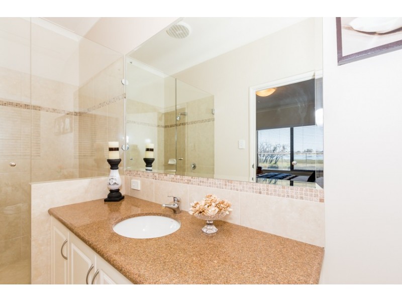 18 Fistina Ramble, Halls Head WA 6210