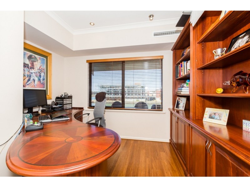 18 Fistina Ramble, Halls Head WA 6210