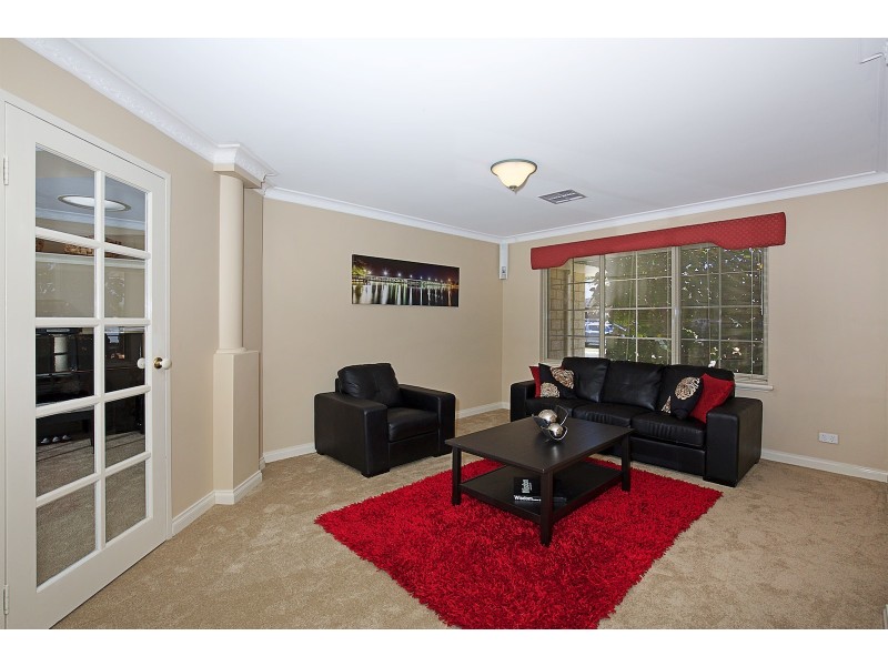 37 Caravel Way, Halls Head WA 6210