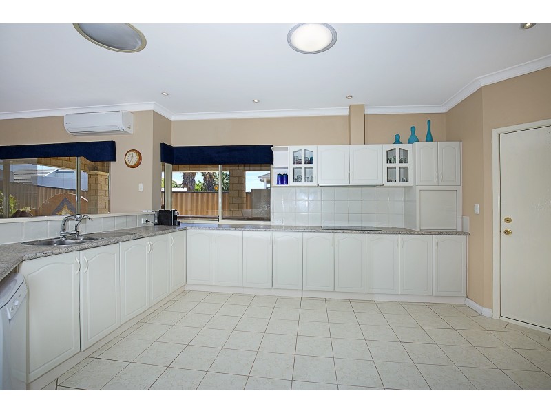 37 Caravel Way, Halls Head WA 6210