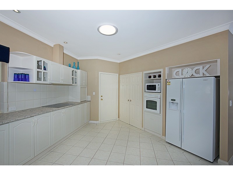 37 Caravel Way, Halls Head WA 6210