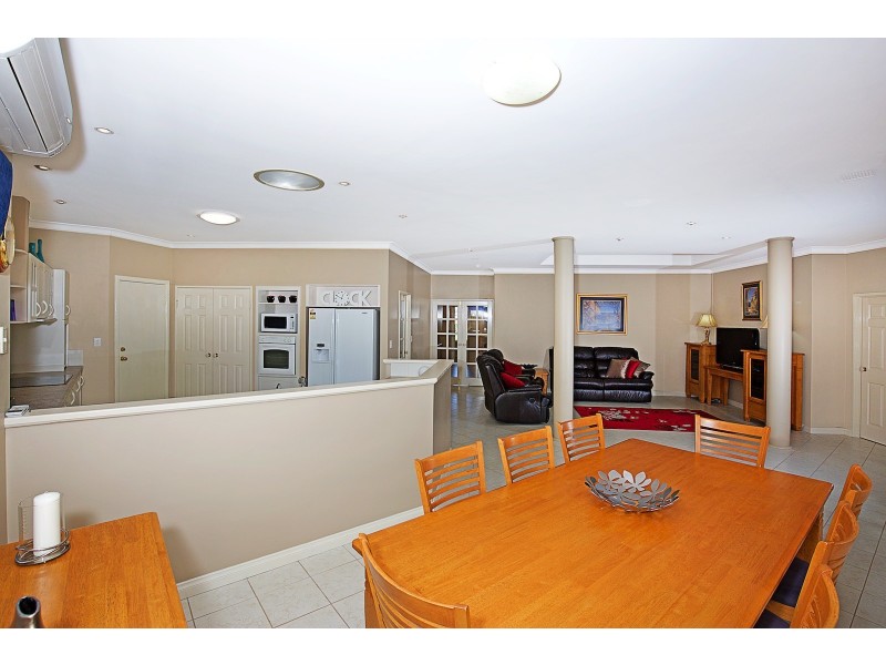 37 Caravel Way, Halls Head WA 6210