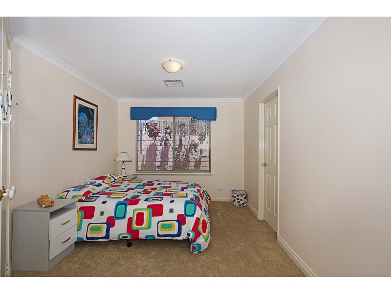 37 Caravel Way, Halls Head WA 6210
