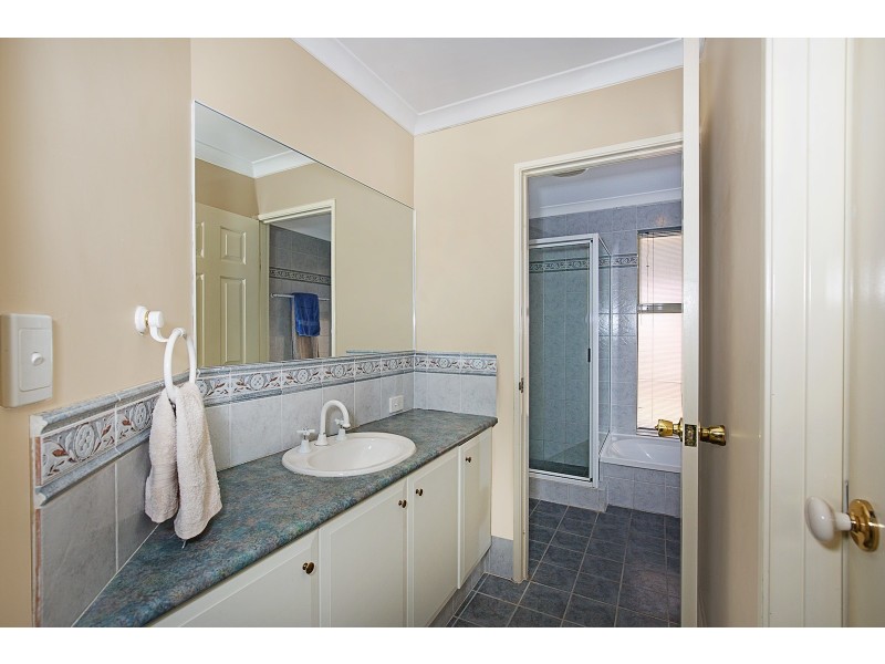 37 Caravel Way, Halls Head WA 6210
