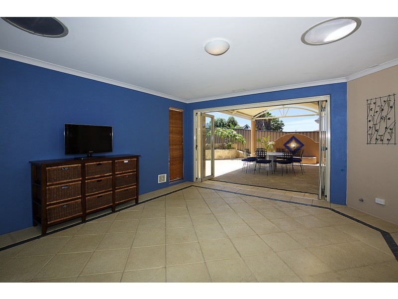 37 Caravel Way, Halls Head WA 6210