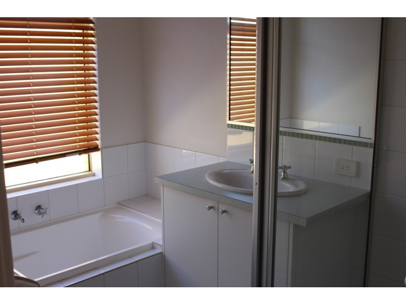 3 Teague Way, Lakelands WA 6180