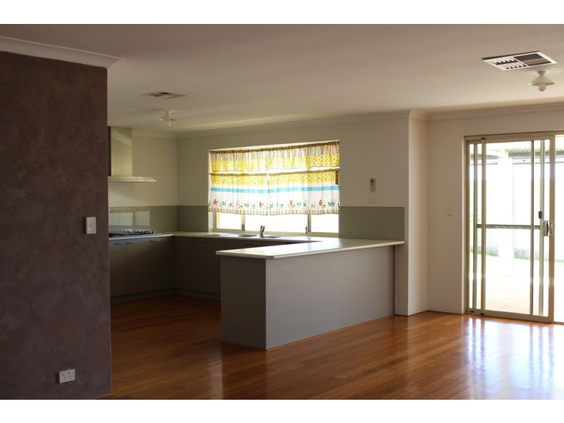 3 Teague Way, Lakelands WA 6180