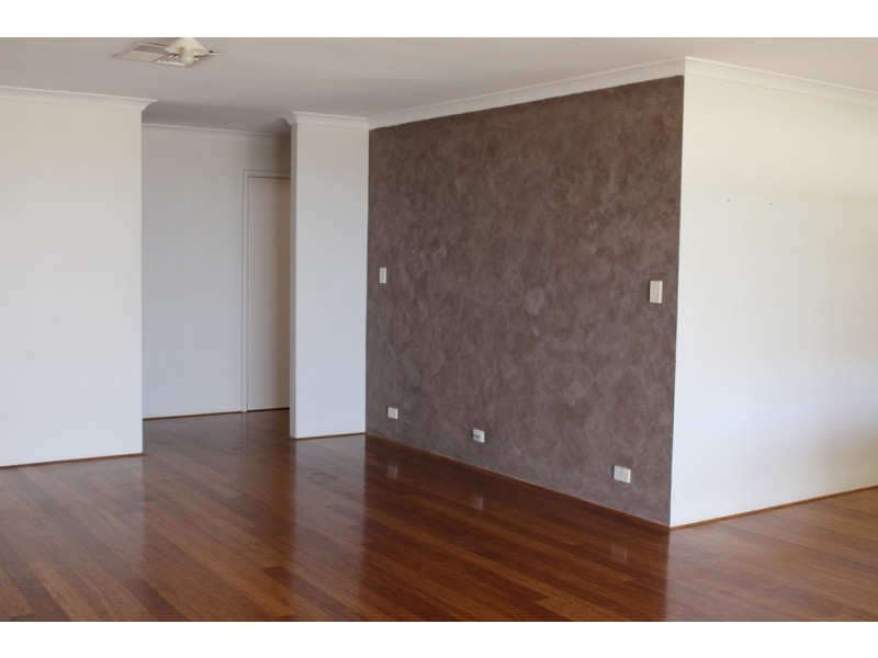 3 Teague Way, Lakelands WA 6180