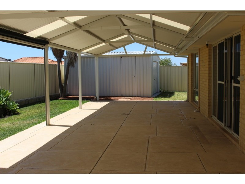 3 Teague Way, Lakelands WA 6180