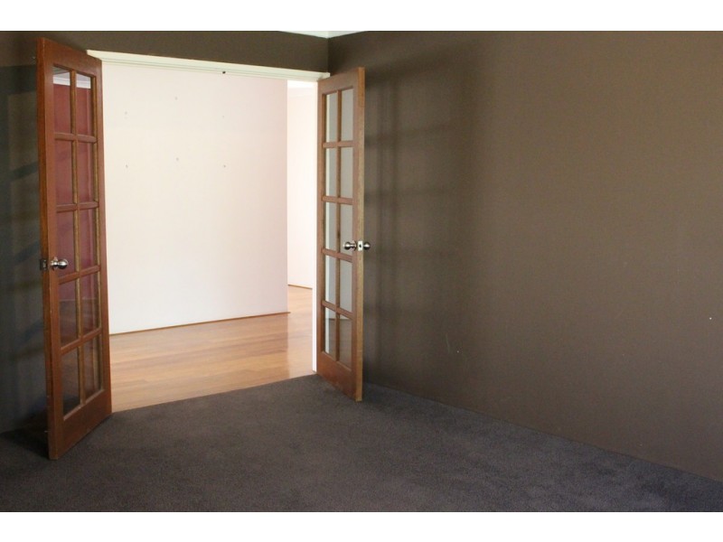 3 Teague Way, Lakelands WA 6180