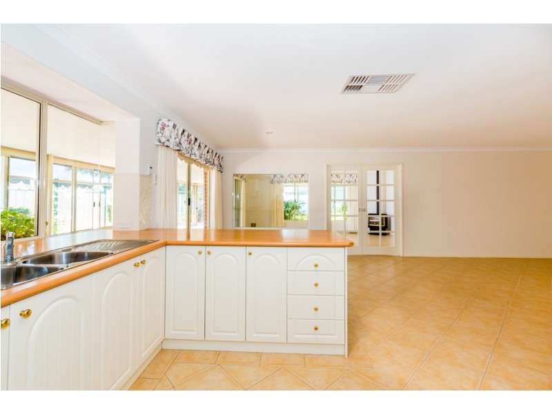 45 Mariners Cove Drive, Dudley Park WA 6210